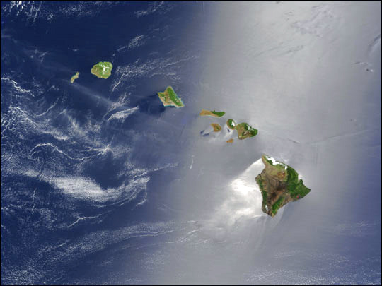 Hawaiian islands spread over 360 miles
